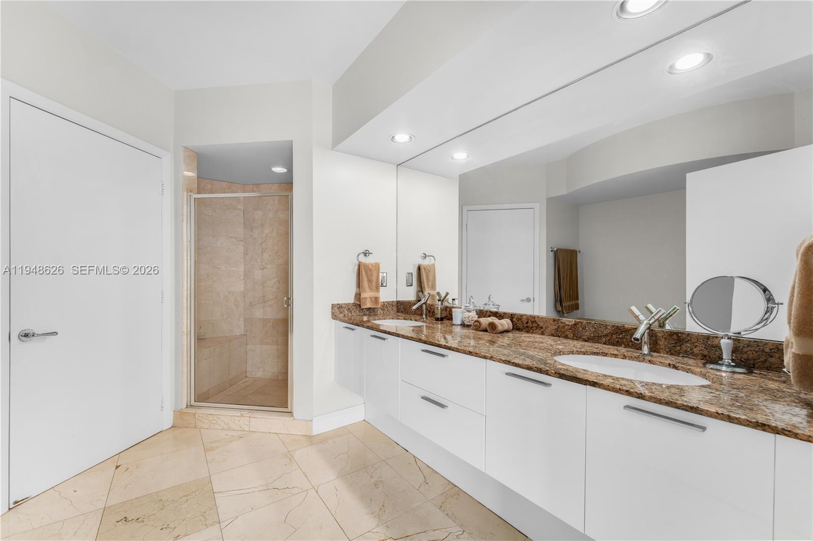 400 Alton Rd #2210 Miami Beach, FL 33139