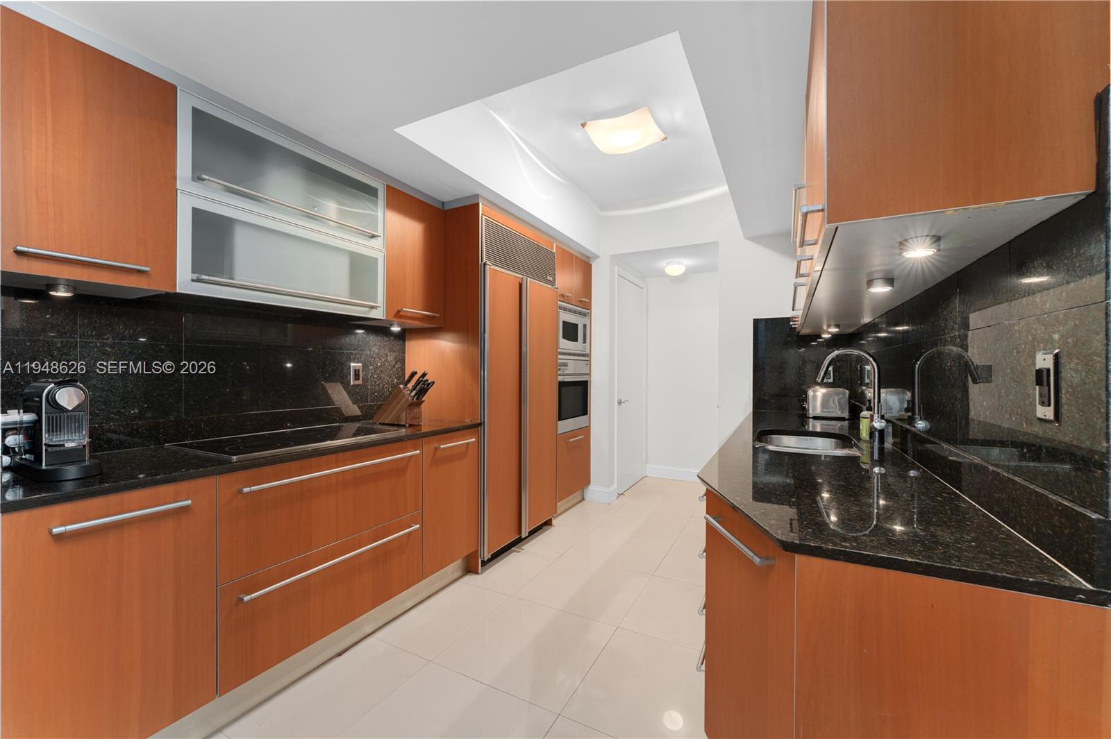 400 Alton Rd #2210 Miami Beach, FL 33139