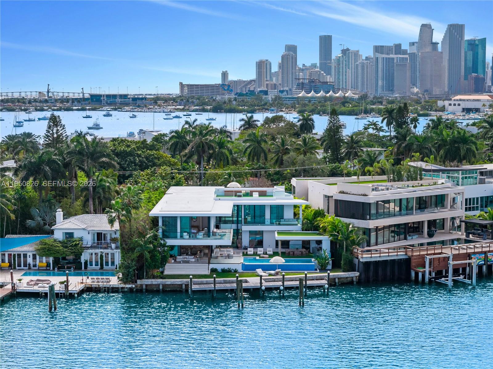 1417 N Venetian Way Miami, FL 33139