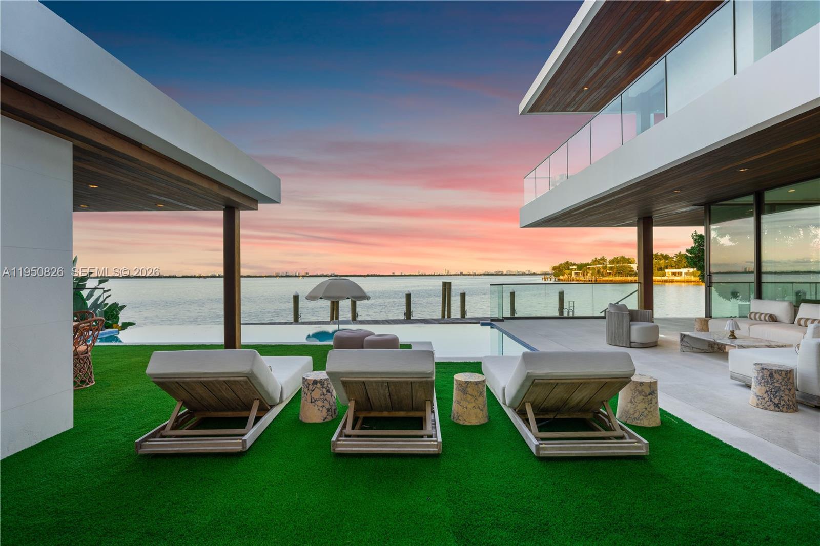 1417 N Venetian Way Miami, FL 33139