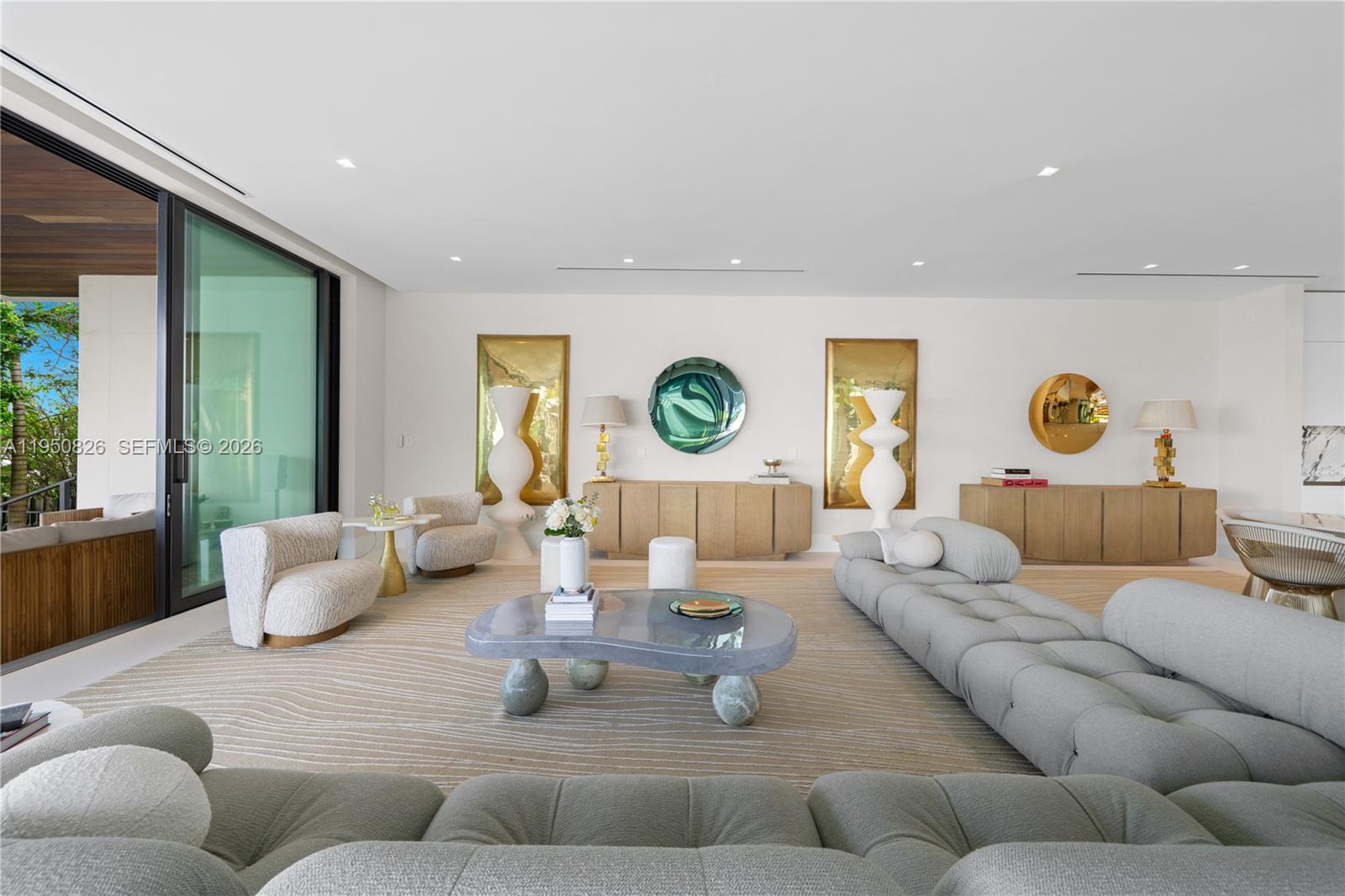 1417 N Venetian Way Miami, FL 33139