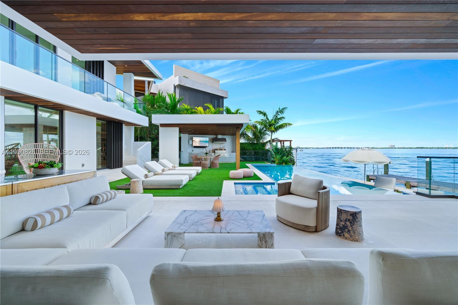 1417 N Venetian Way Miami, FL 33139