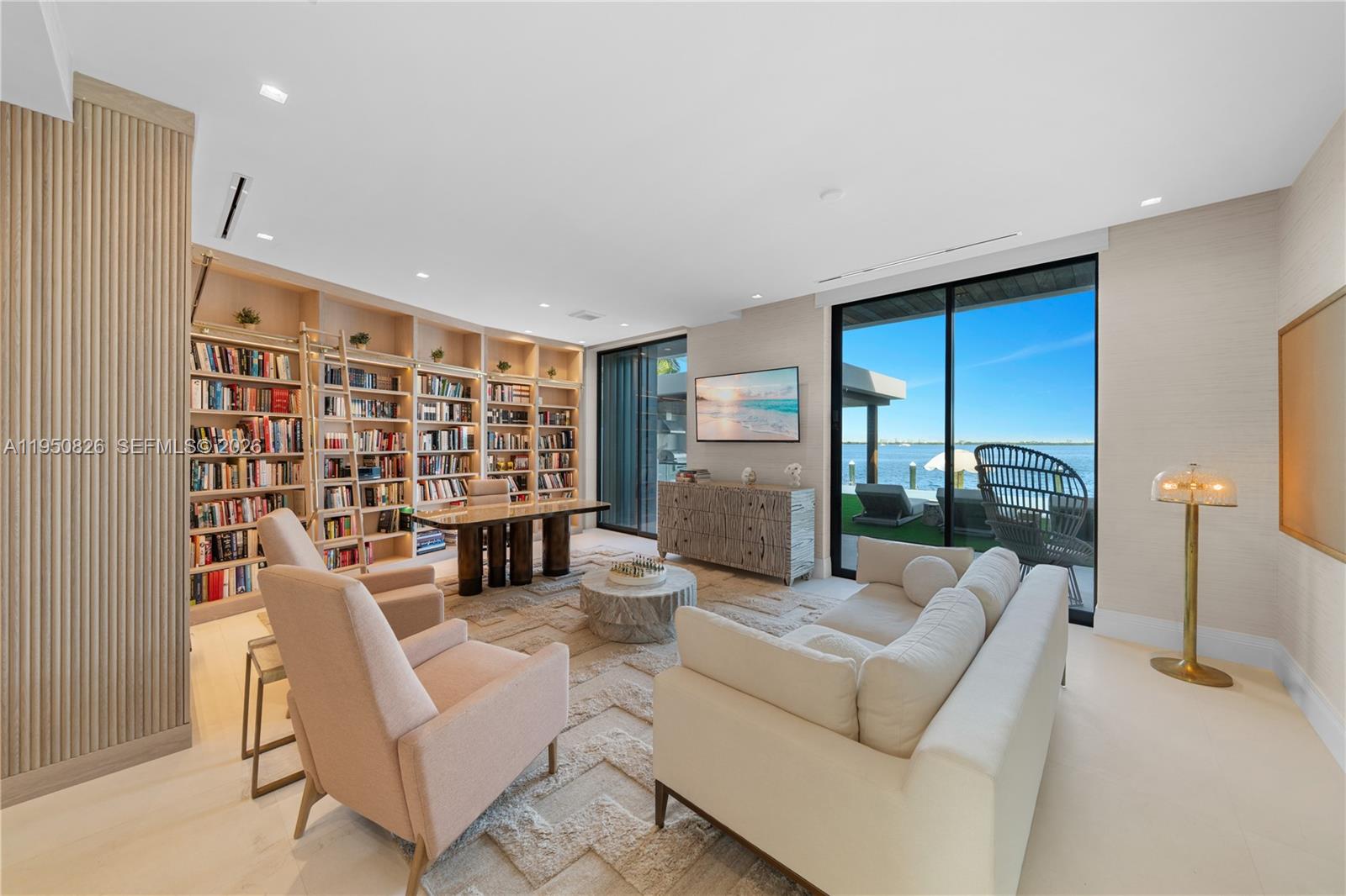 1417 N Venetian Way Miami, FL 33139