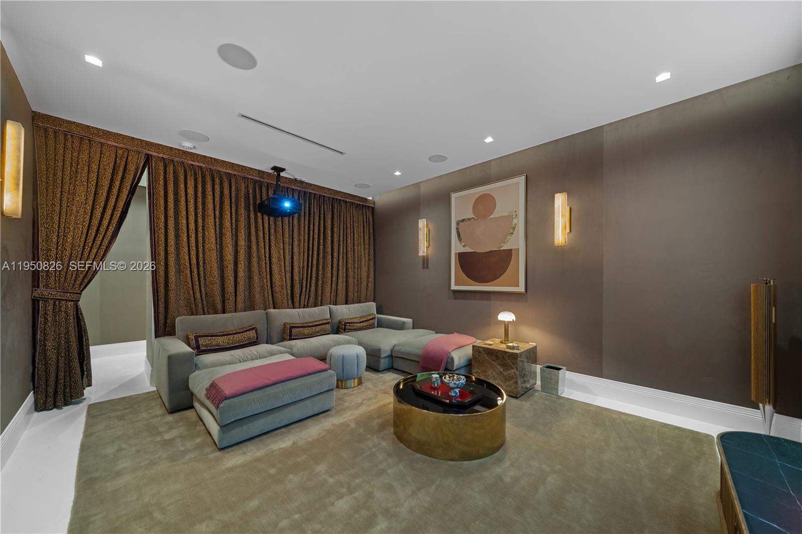 1417 N Venetian Way Miami, FL 33139