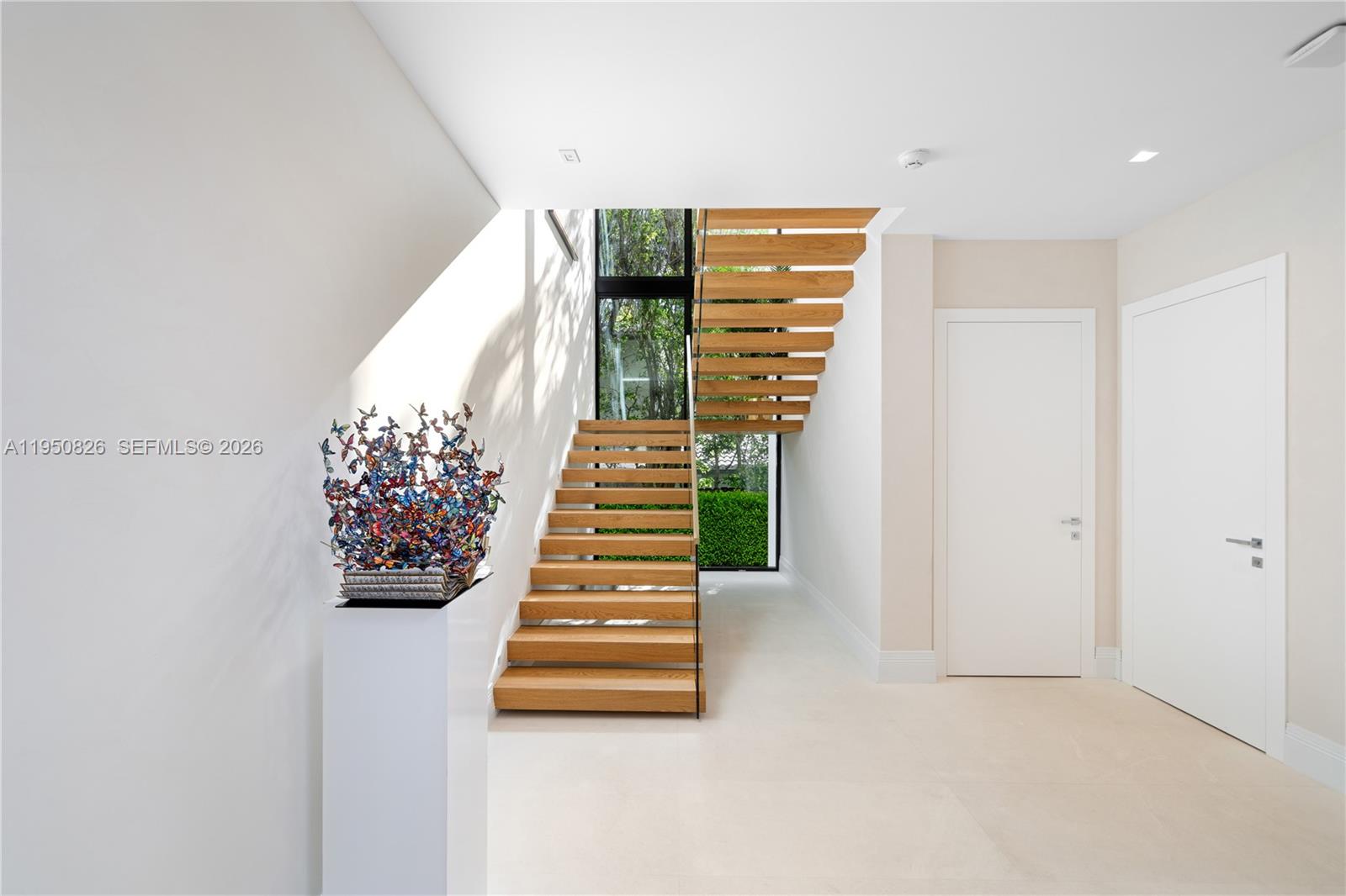 1417 N Venetian Way Miami, FL 33139