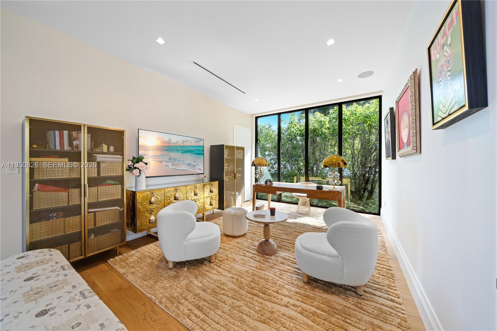 1417 N Venetian Way Miami, FL 33139