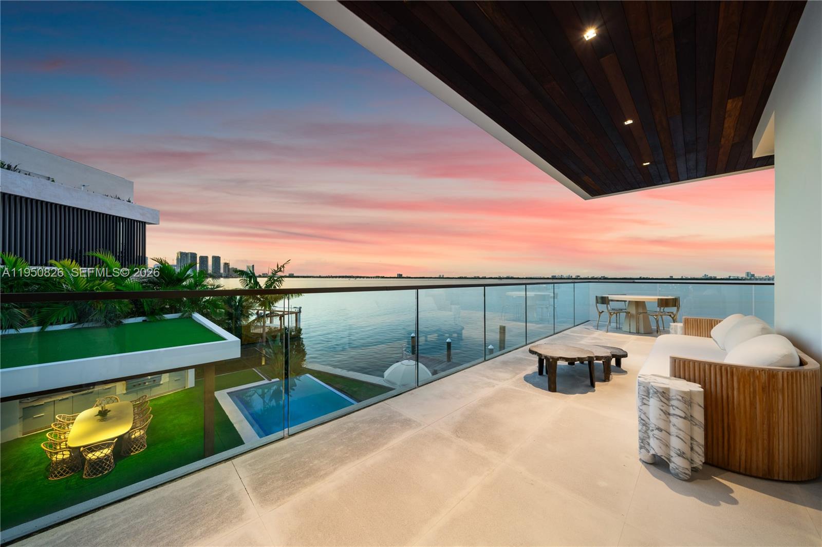 1417 N Venetian Way Miami, FL 33139