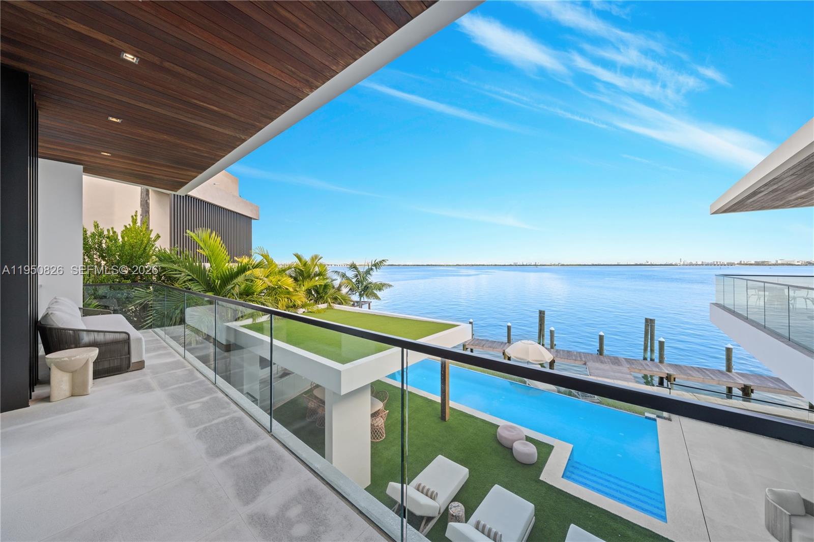 1417 N Venetian Way Miami, FL 33139