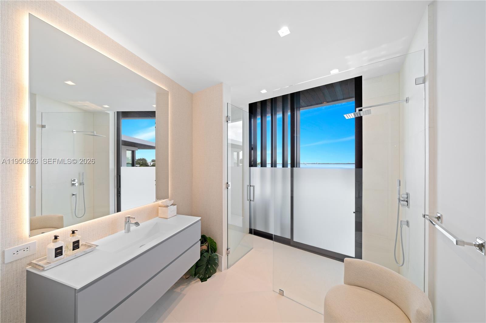 1417 N Venetian Way Miami, FL 33139