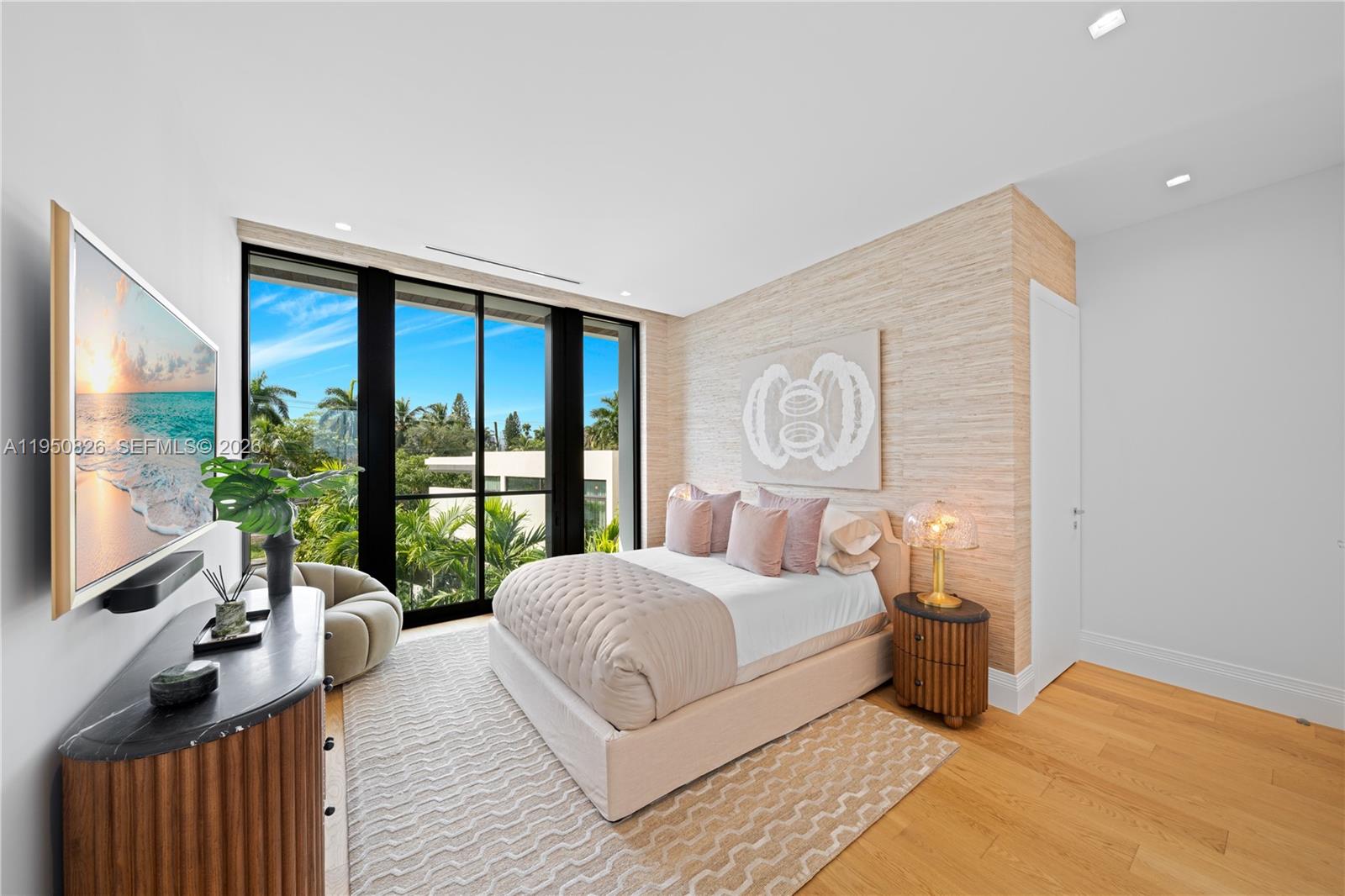 1417 N Venetian Way Miami, FL 33139