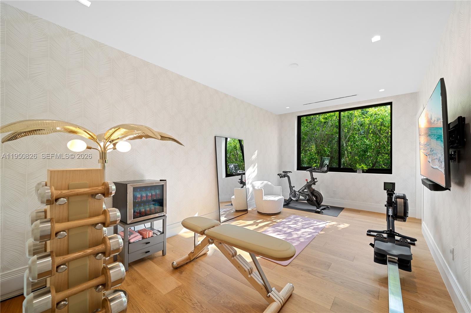 1417 N Venetian Way Miami, FL 33139