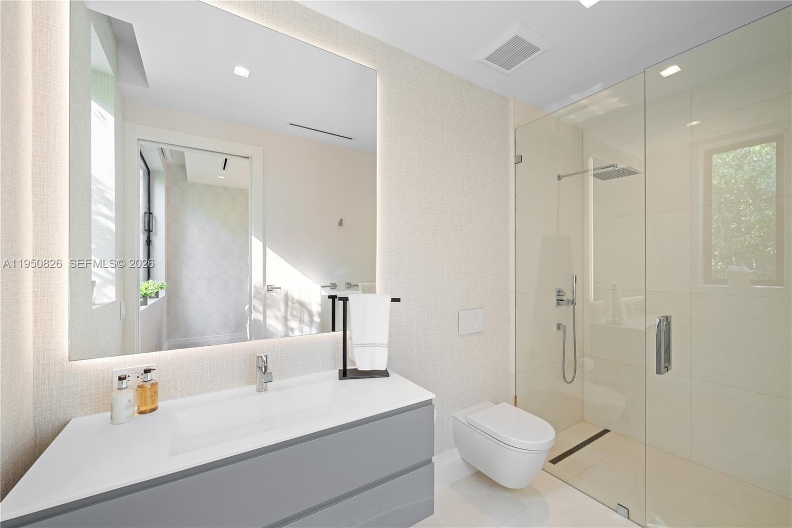 1417 N Venetian Way Miami, FL 33139