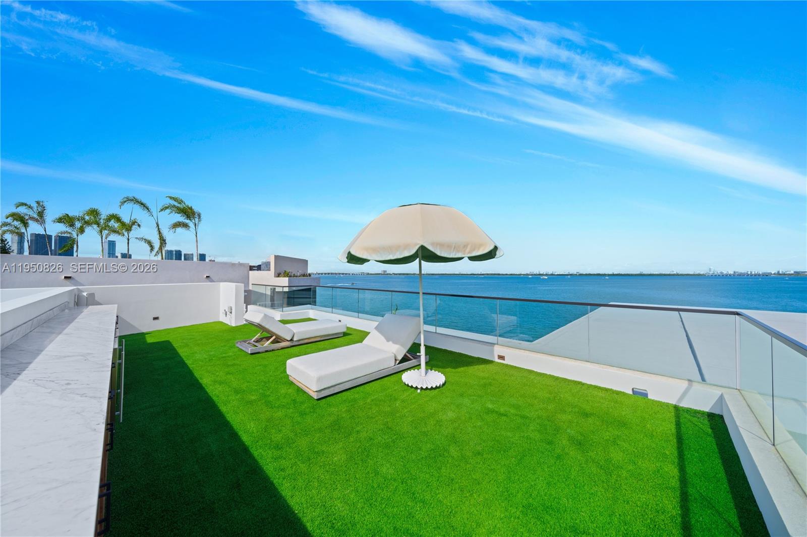 1417 N Venetian Way Miami, FL 33139