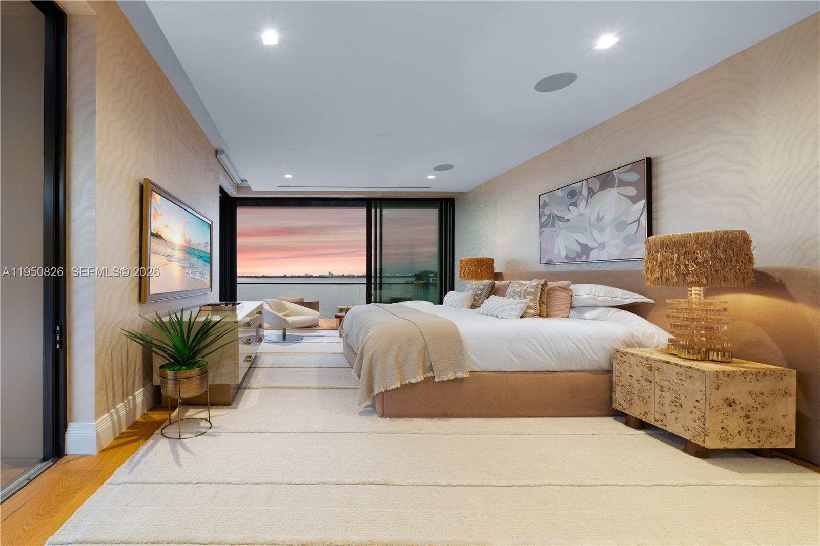 1417 N Venetian Way Miami, FL 33139