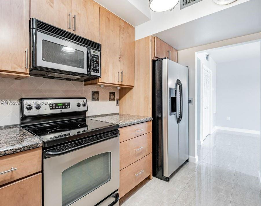 4001 Hillcrest Dr #914