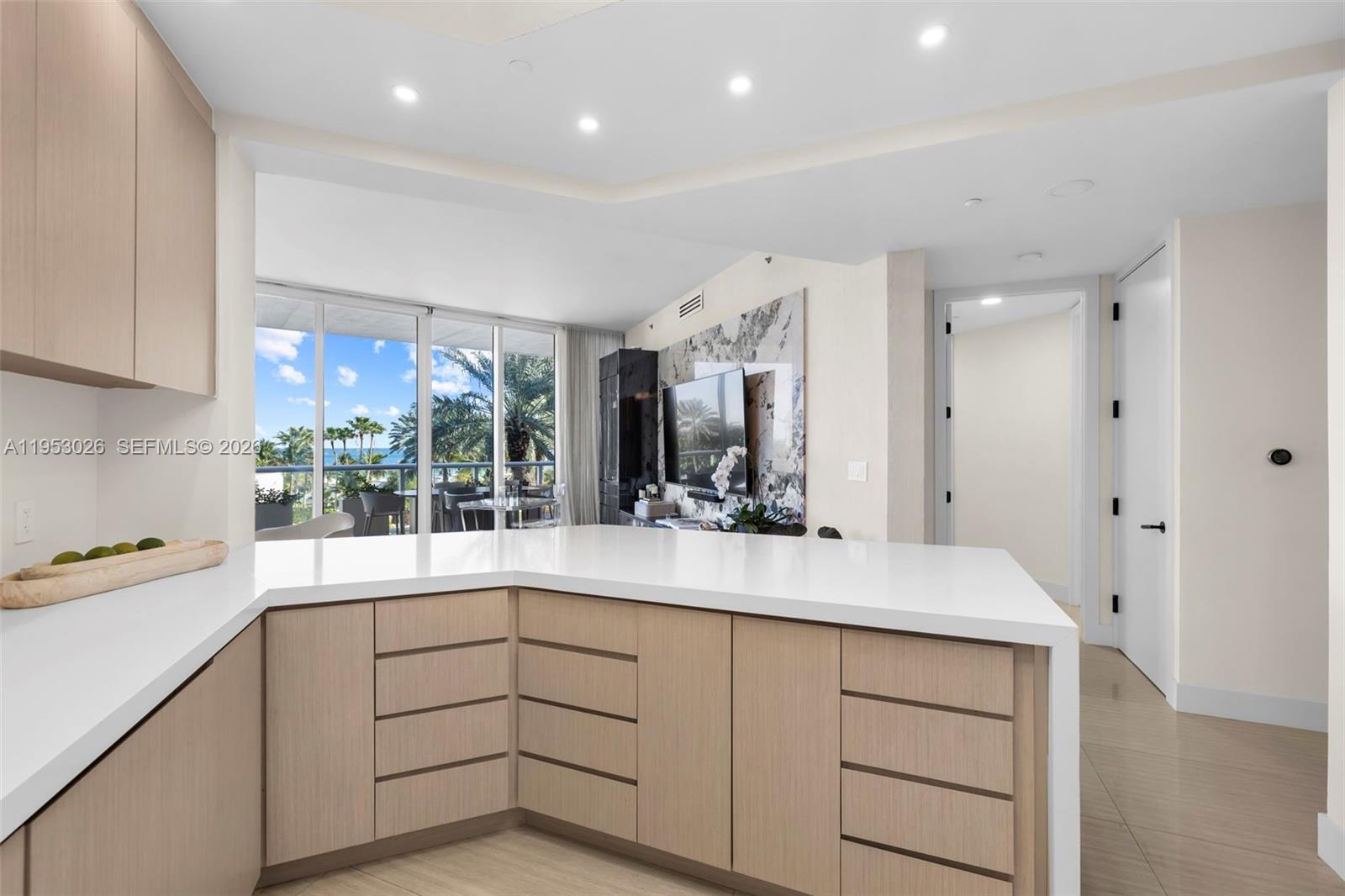 100 S Pointe Dr #509 Miami Beach, FL 33139