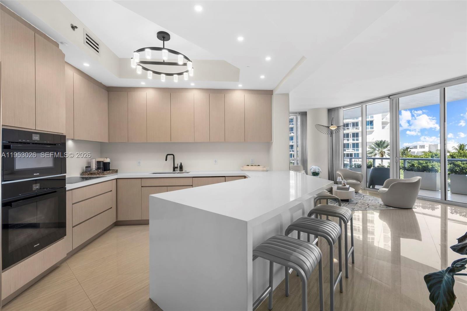 100 S Pointe Dr #509 Miami Beach, FL 33139