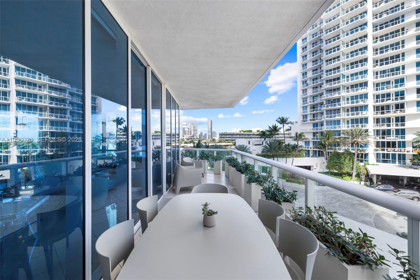 100 S Pointe Dr #509 Miami Beach, FL 33139
