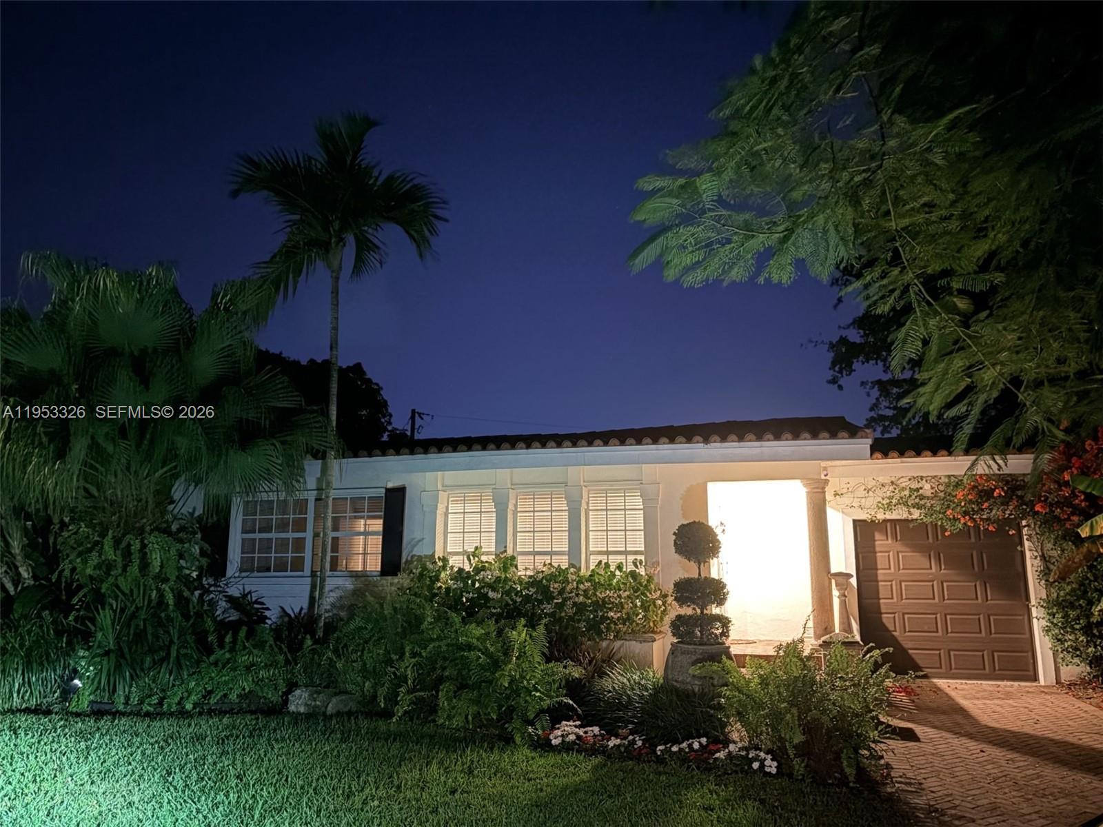 300 Manor Pl Coral Gables, FL 33133