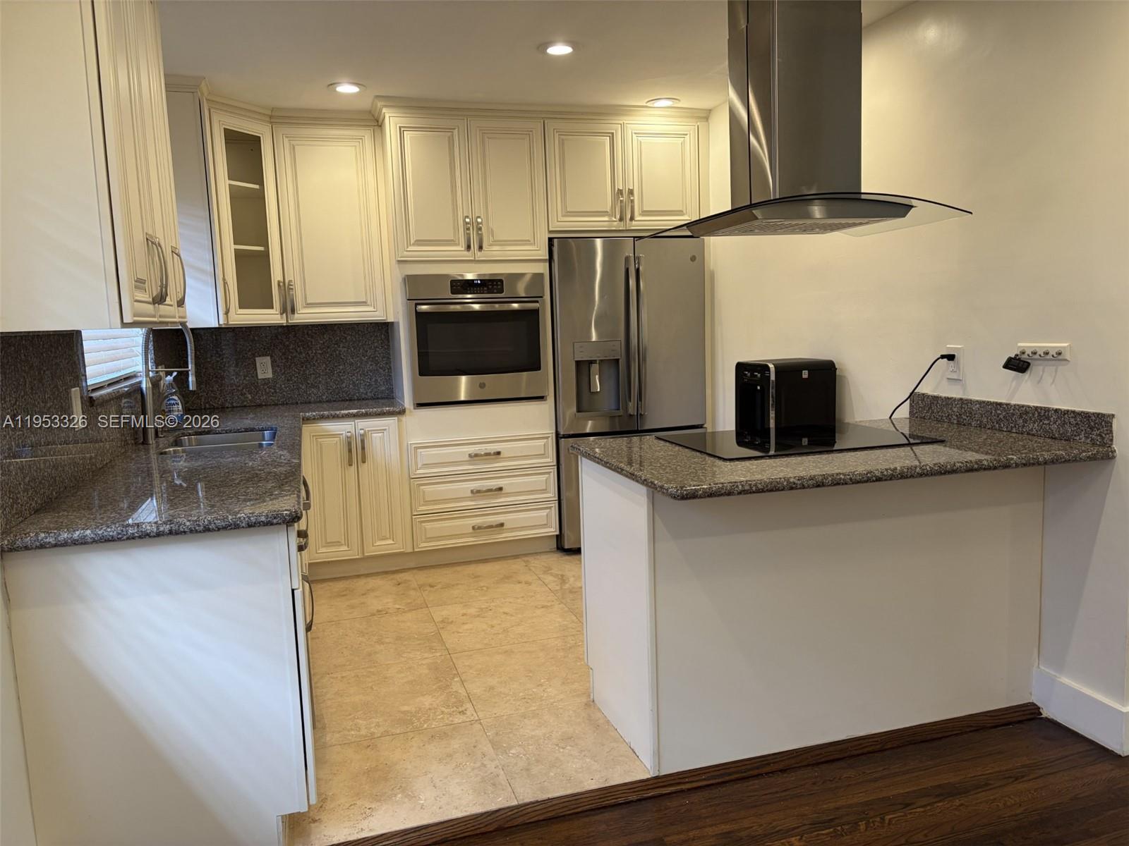 300 Manor Pl Coral Gables, FL 33133