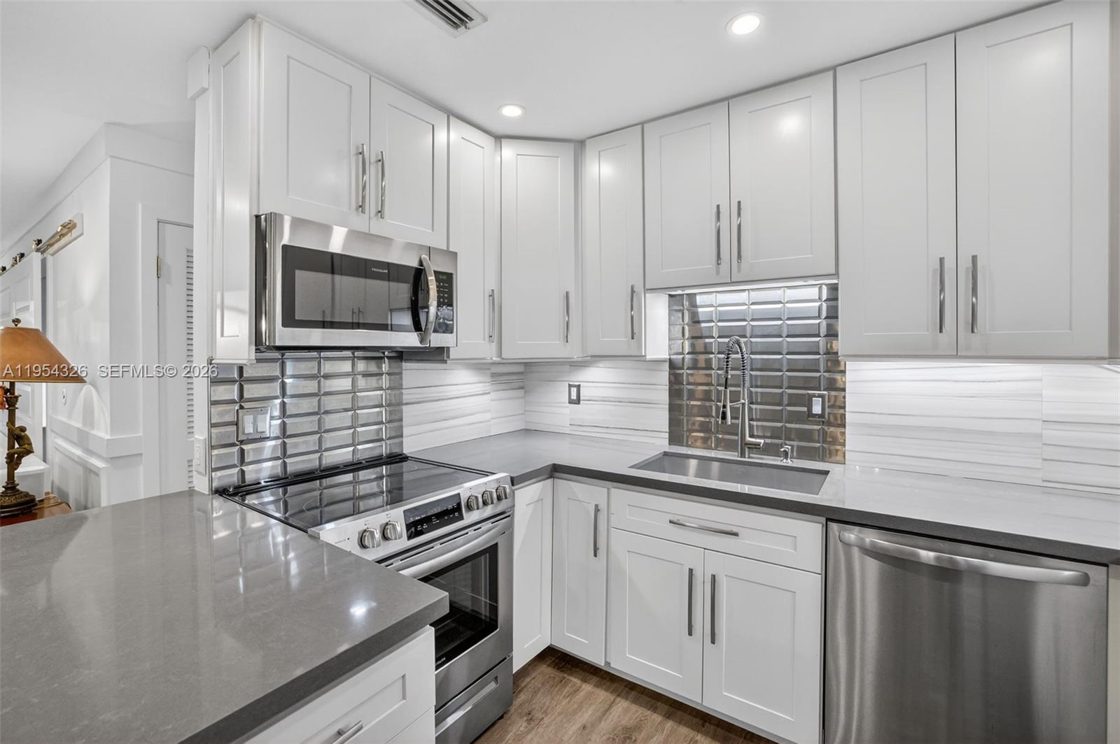 6471 Bay Clb Dr #3 Fort Lauderdale, FL 33308