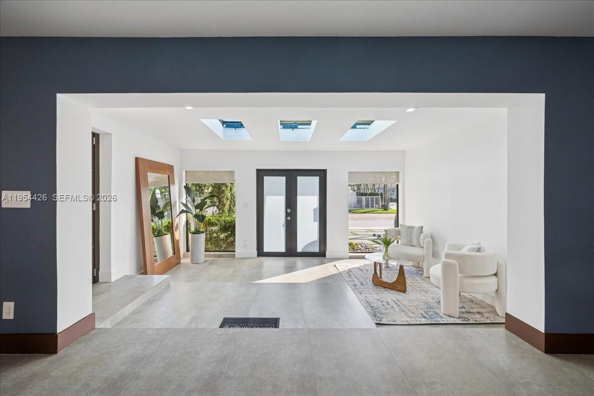 2305 Magnolia Dr North Miami, FL 33181