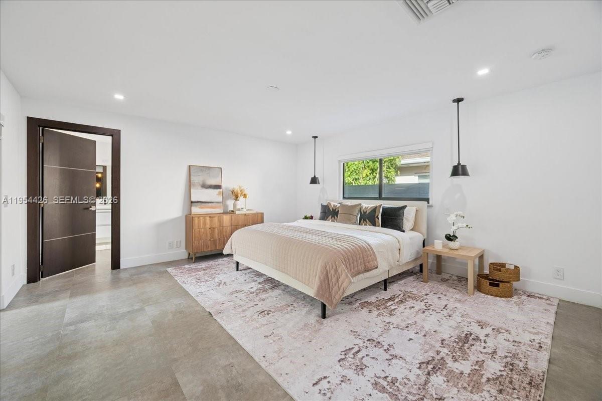 2305 Magnolia Dr North Miami, FL 33181