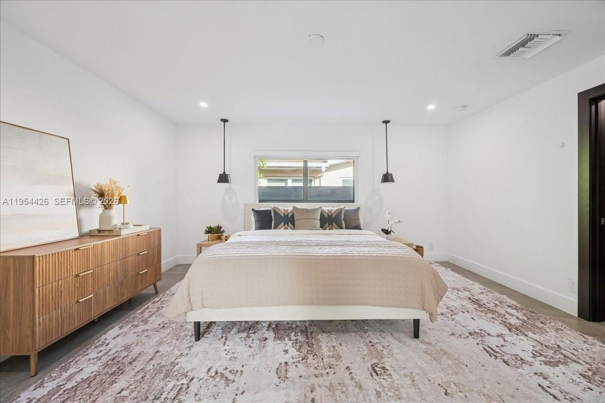 2305 Magnolia Dr North Miami, FL 33181