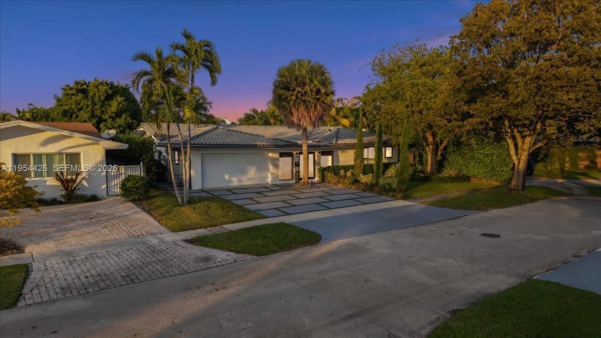 2305 Magnolia Dr North Miami, FL 33181