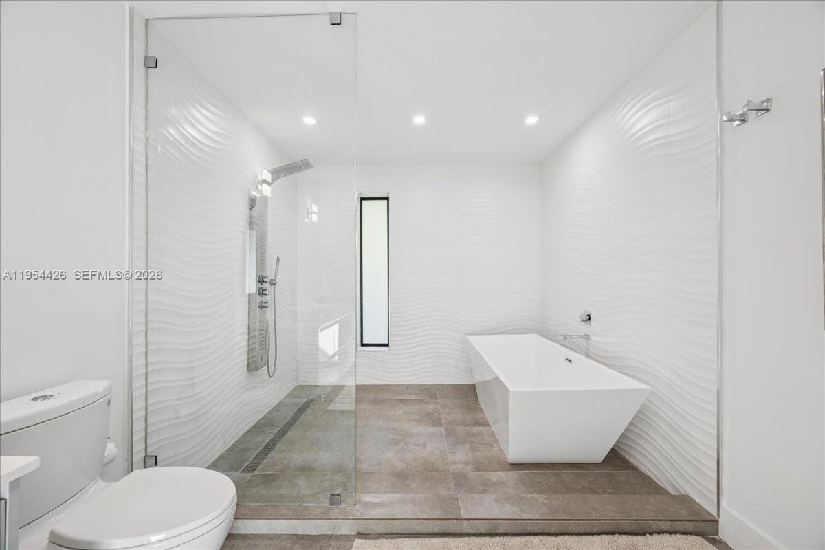 2305 Magnolia Dr North Miami, FL 33181