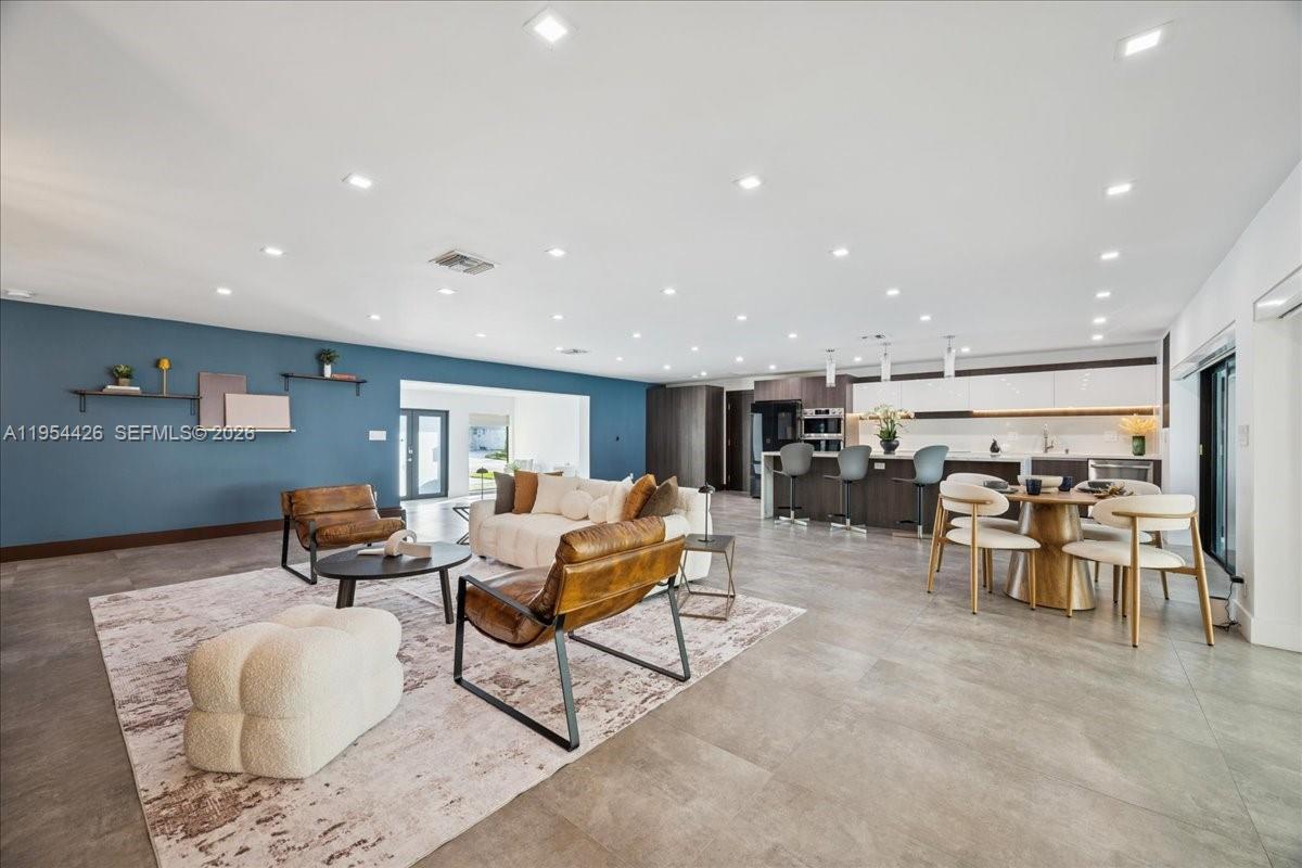 2305 Magnolia Dr North Miami, FL 33181