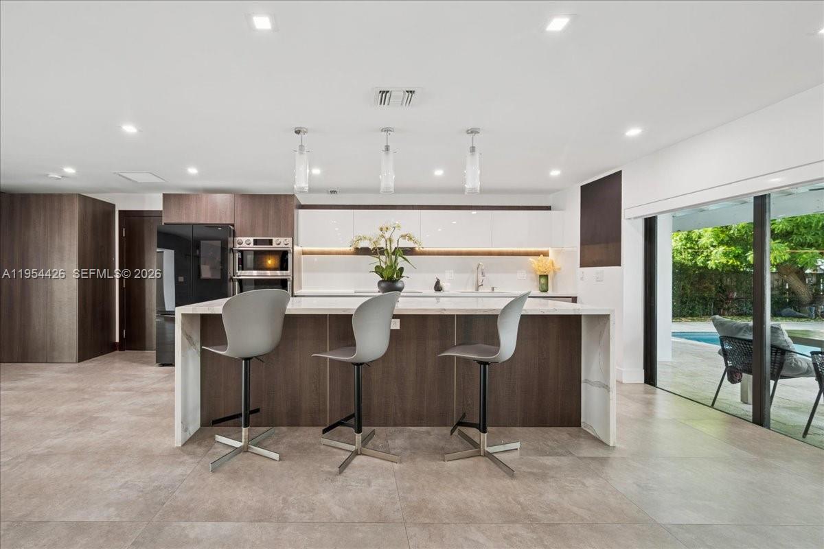 2305 Magnolia Dr North Miami, FL 33181