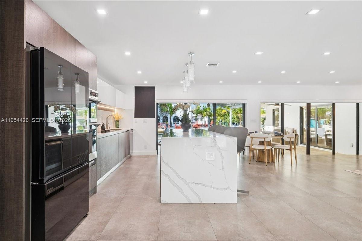 2305 Magnolia Dr North Miami, FL 33181