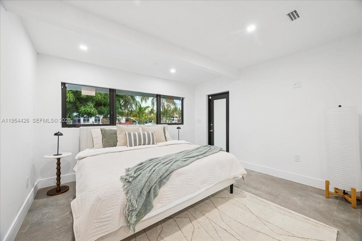 2305 Magnolia Dr North Miami, FL 33181