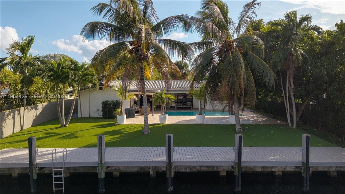 2305 Magnolia Dr North Miami, FL 33181