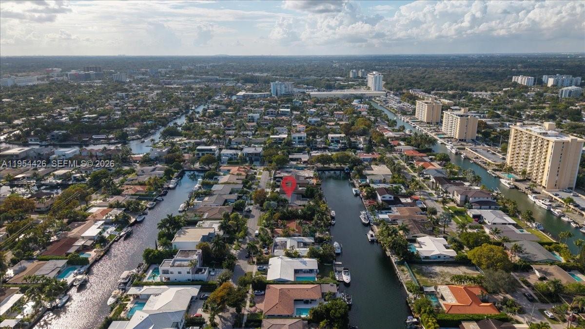 2305 Magnolia Dr North Miami, FL 33181