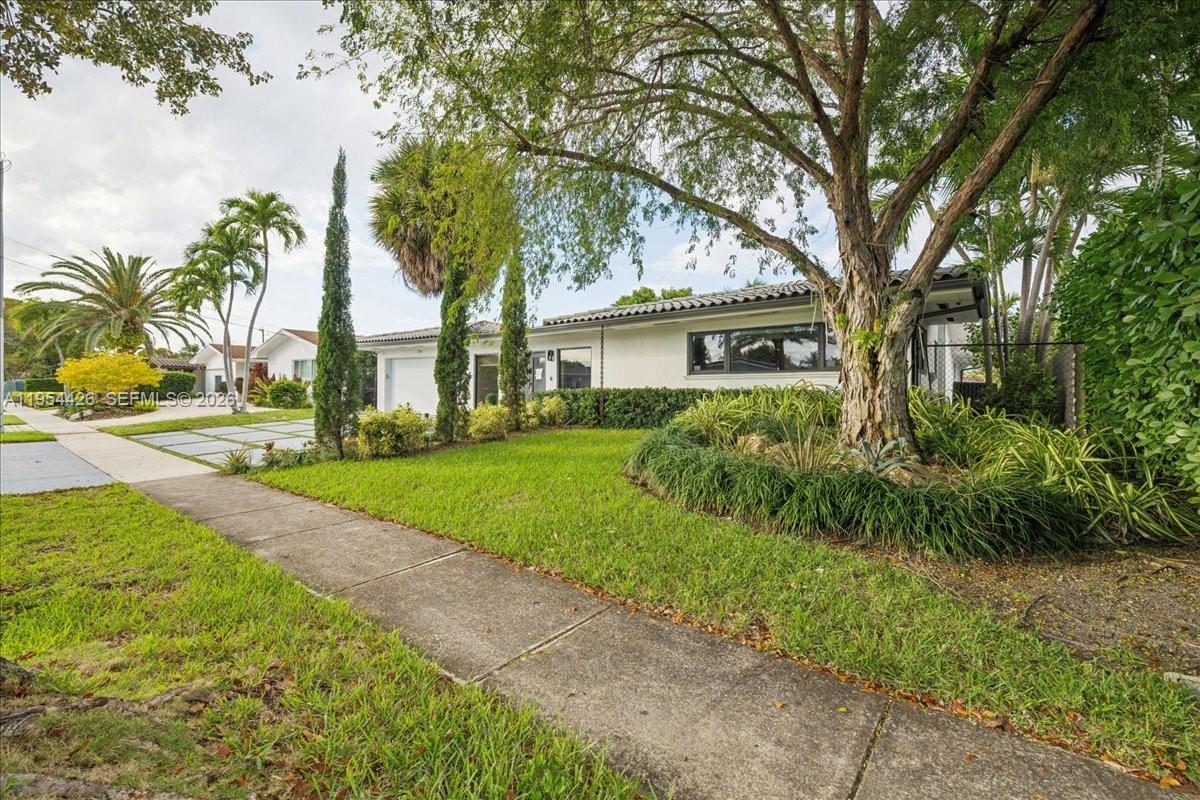 2305 Magnolia Dr North Miami, FL 33181