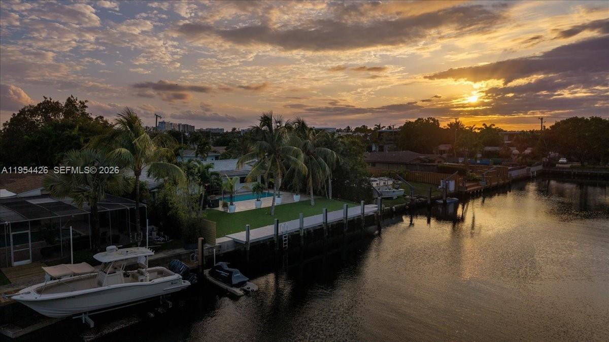 2305 Magnolia Dr North Miami, FL 33181