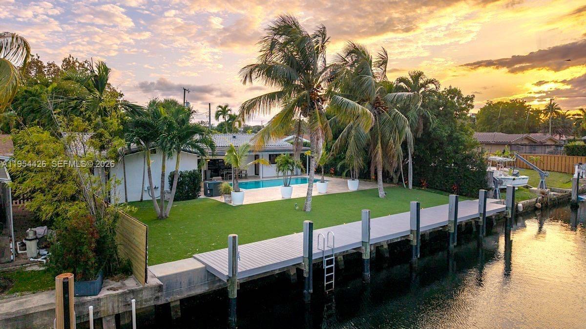 2305 Magnolia Dr North Miami, FL 33181