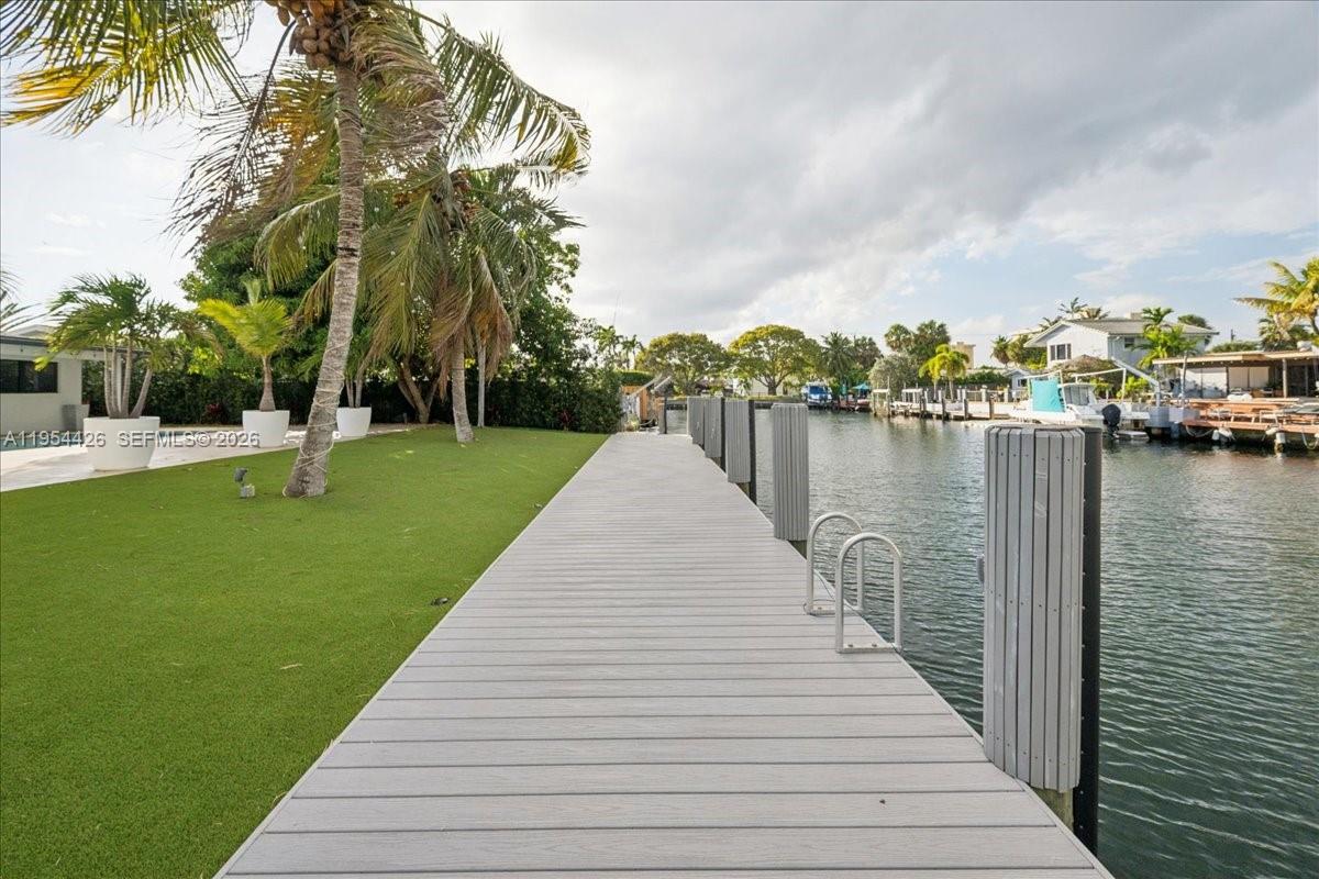 2305 Magnolia Dr North Miami, FL 33181