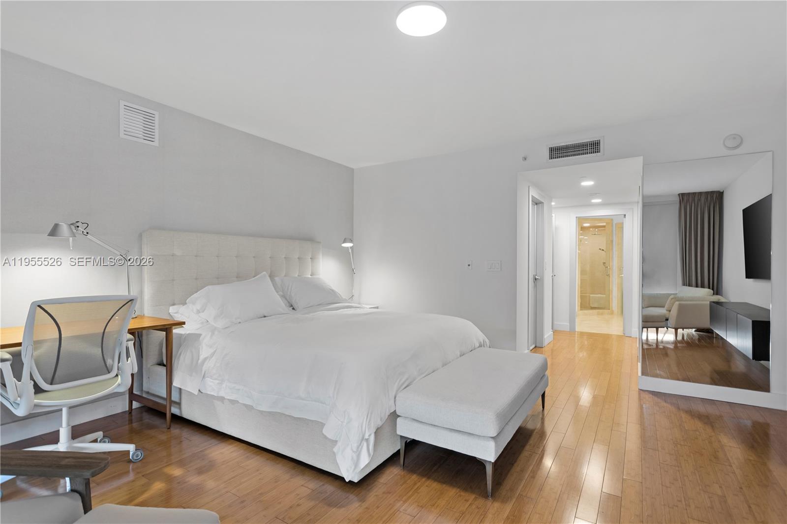 765 Crandon Blvd #506 Key Biscayne, FL 33149