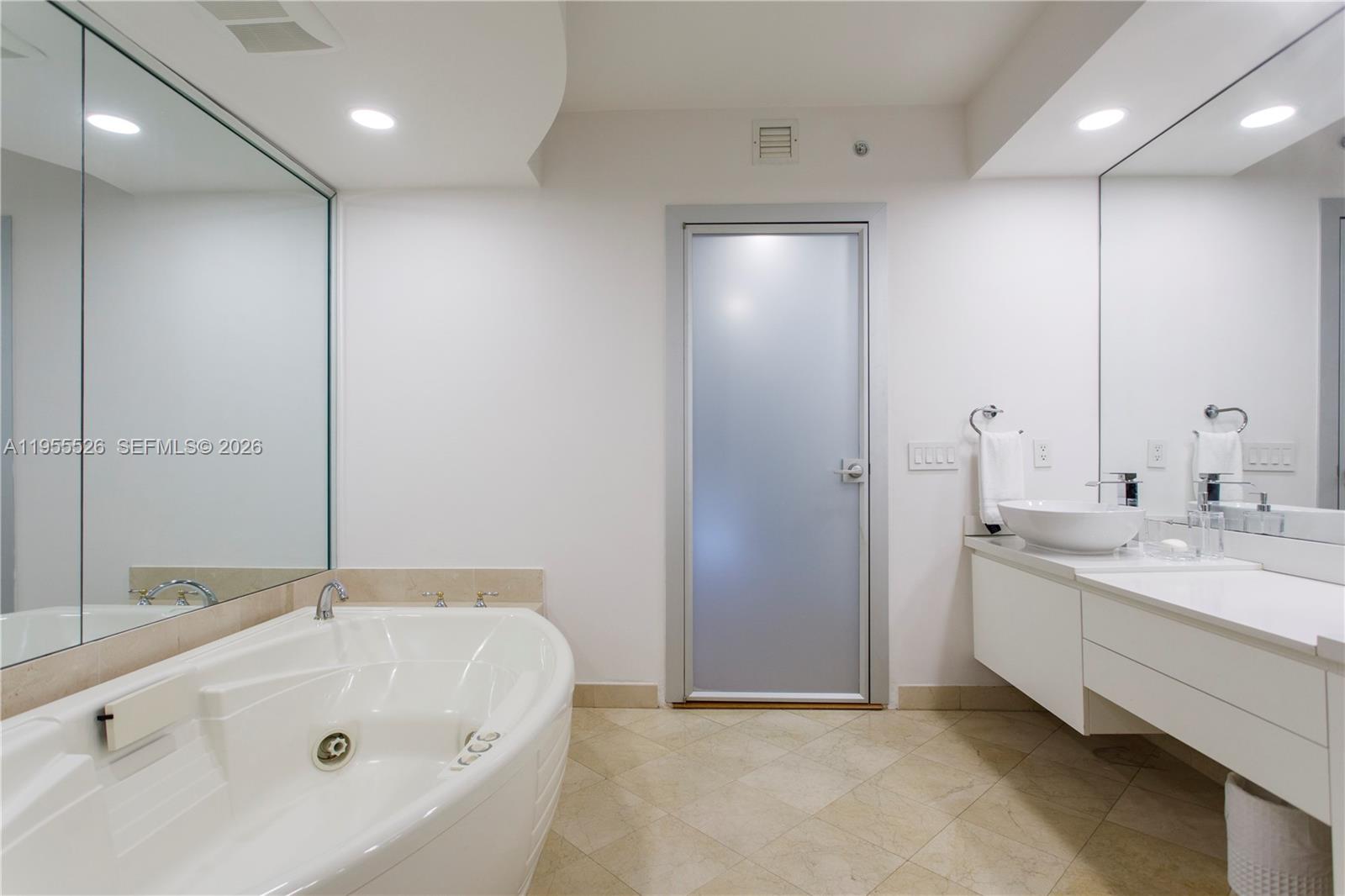 765 Crandon Blvd #506 Key Biscayne, FL 33149