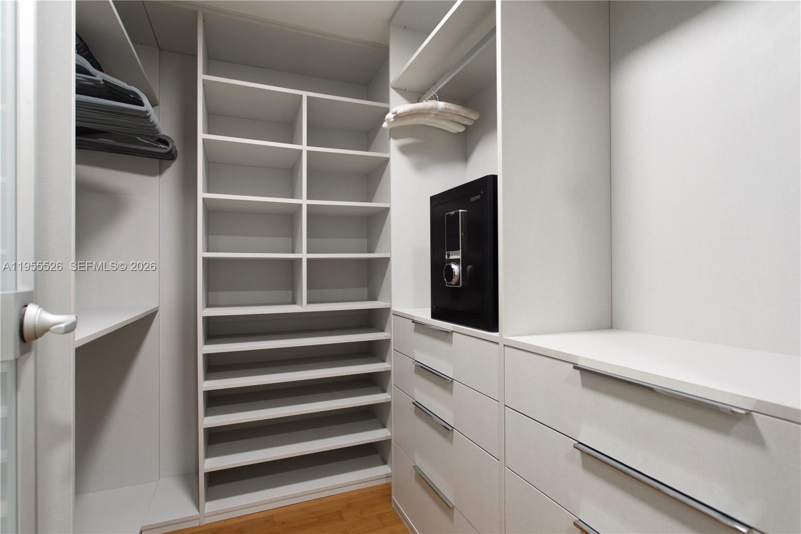 765 Crandon Blvd #506 Key Biscayne, FL 33149