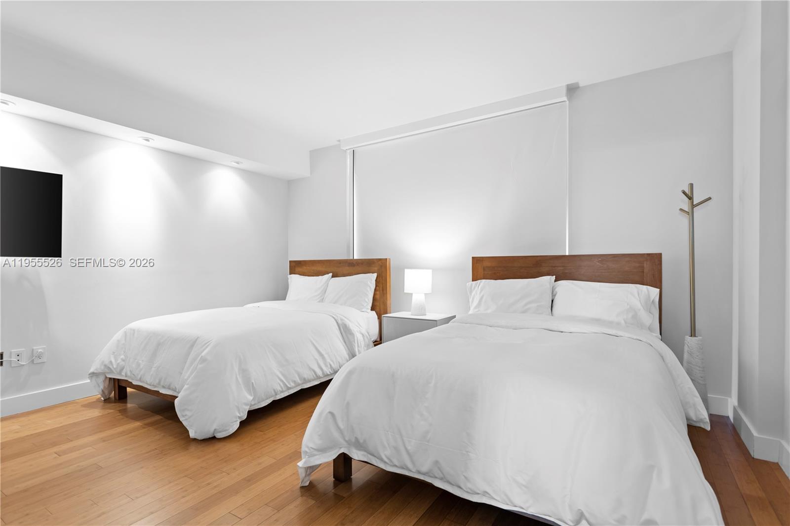 765 Crandon Blvd #506 Key Biscayne, FL 33149