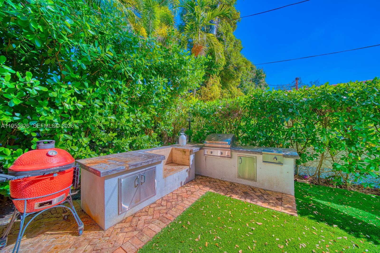 3227 Riviera Dr Coral Gables, FL 33134