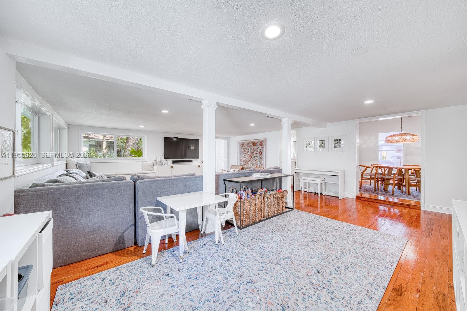 3227 Riviera Dr Coral Gables, FL 33134