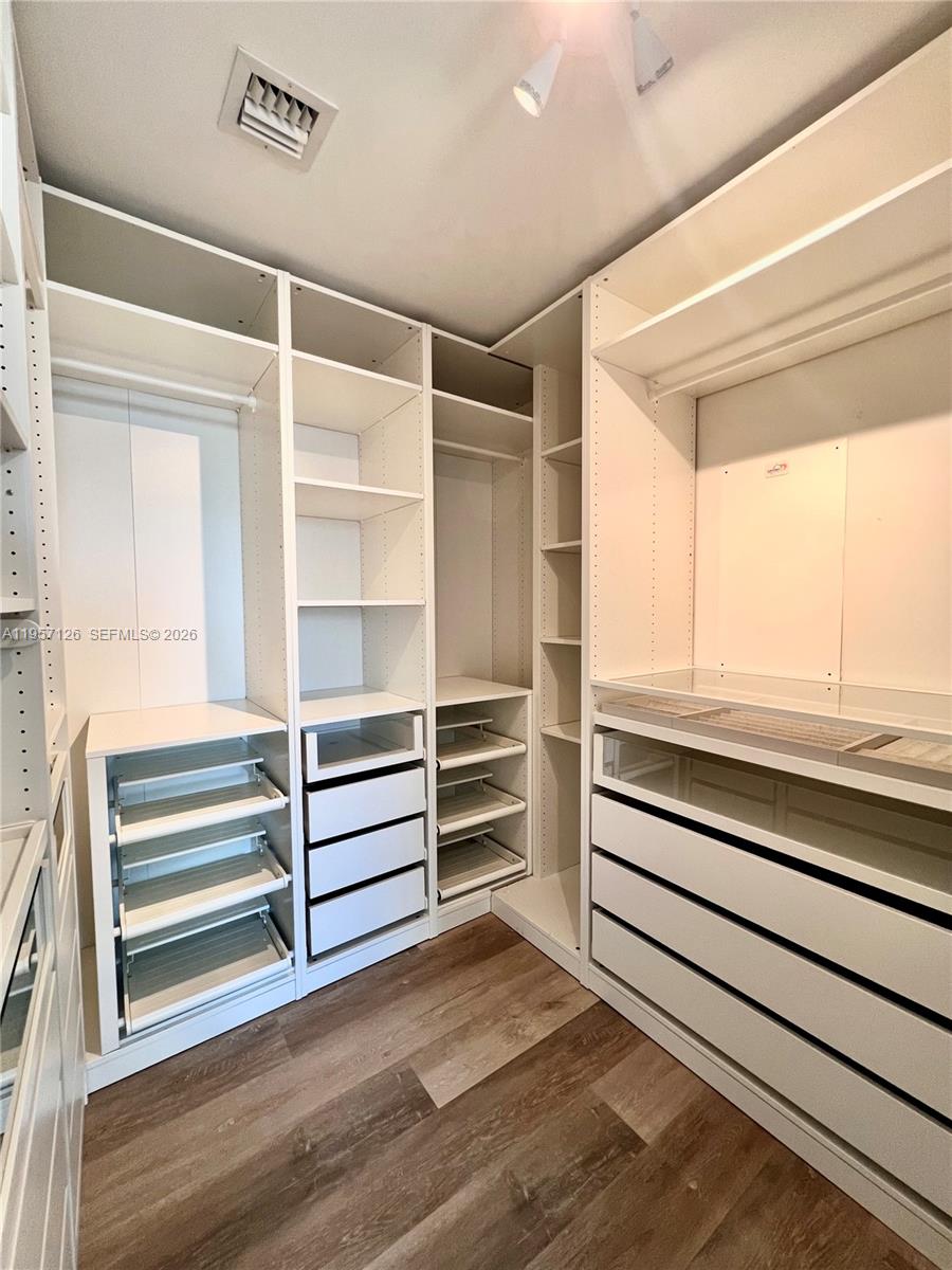 image The Ivy at Riverfront14