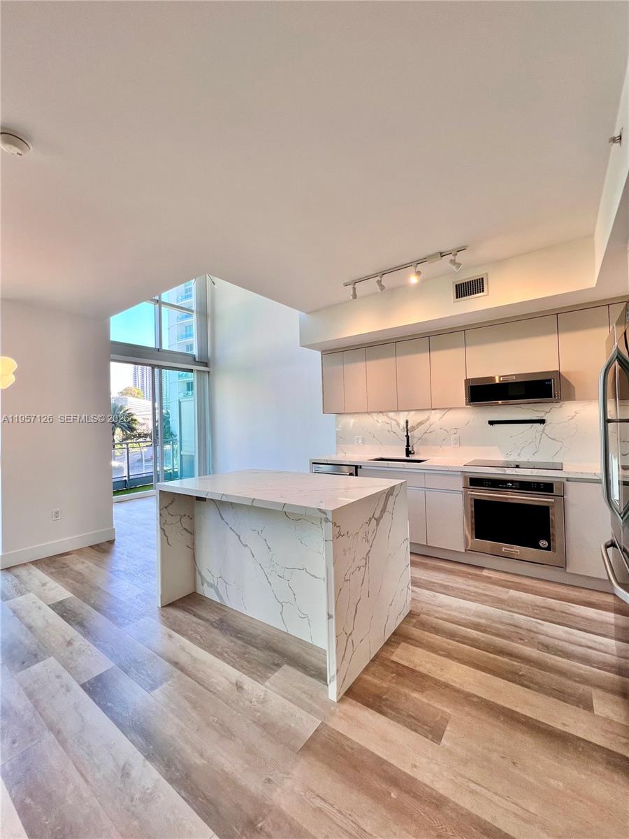 image The Ivy at Riverfront2