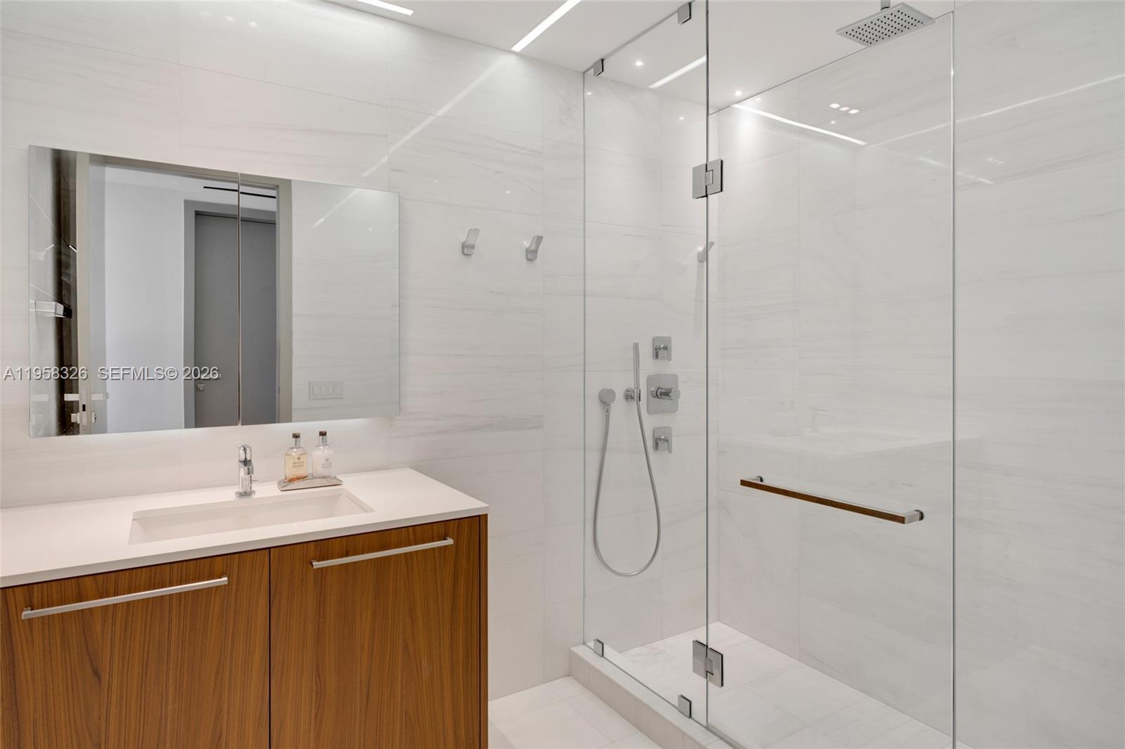 350 Ocean Dr #701N Key Biscayne, FL 33149