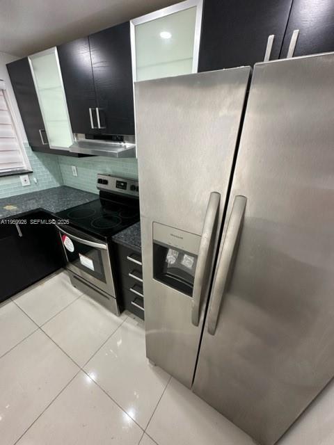 3527 NE 168th St #202